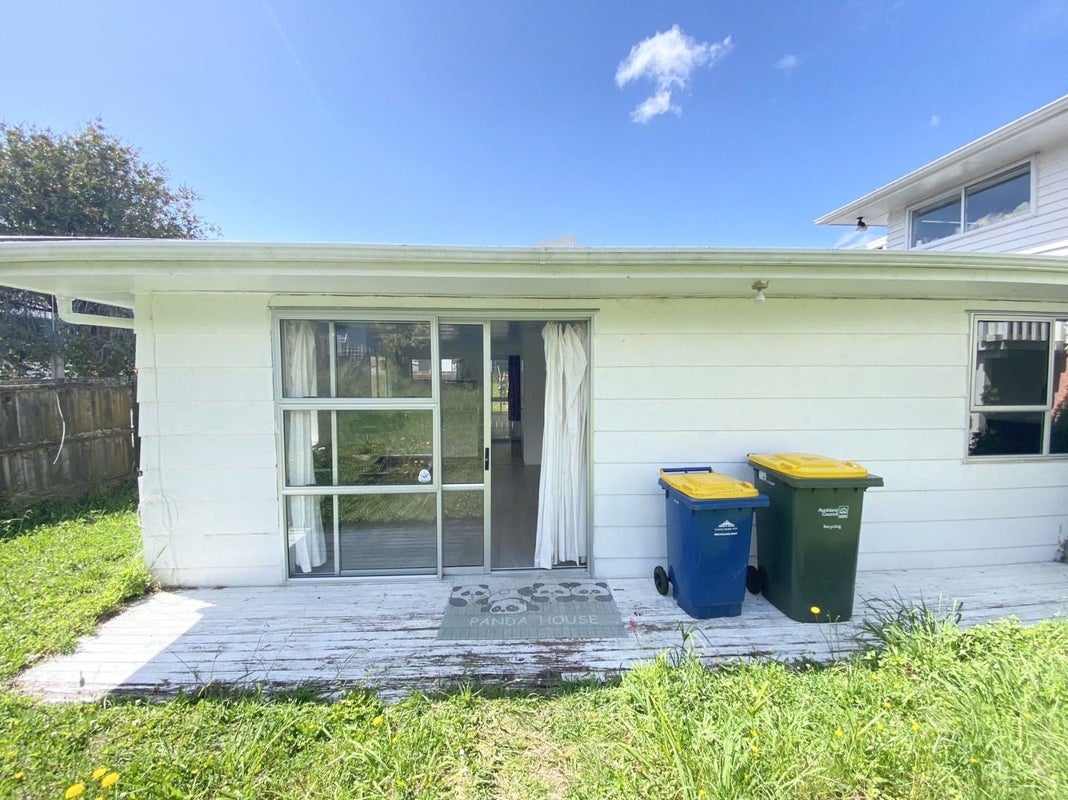 12 Liddell Street, Hillcrest, Auckland - Carousel 1