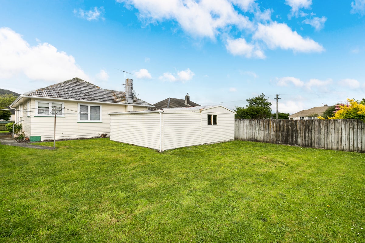 5 Harris Street, Naenae, Lower Hutt - Carousel 2