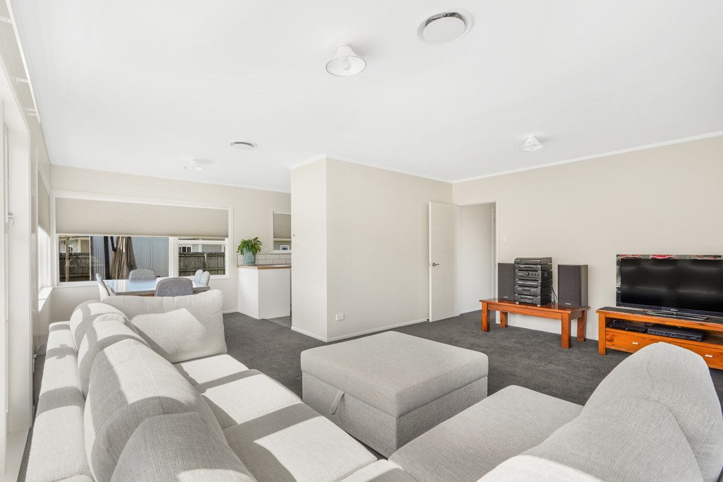 12 Galloway Street, Hamilton East, Hamilton - Carousel 2