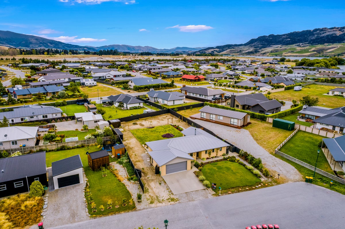 3 Charisma Court, Mount Pisa, Cromwell - Carousel 1
