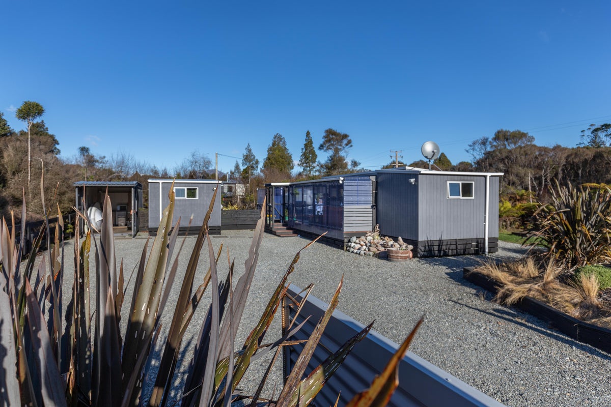 10 Union Street, Kumara, Greymouth - Carousel 1