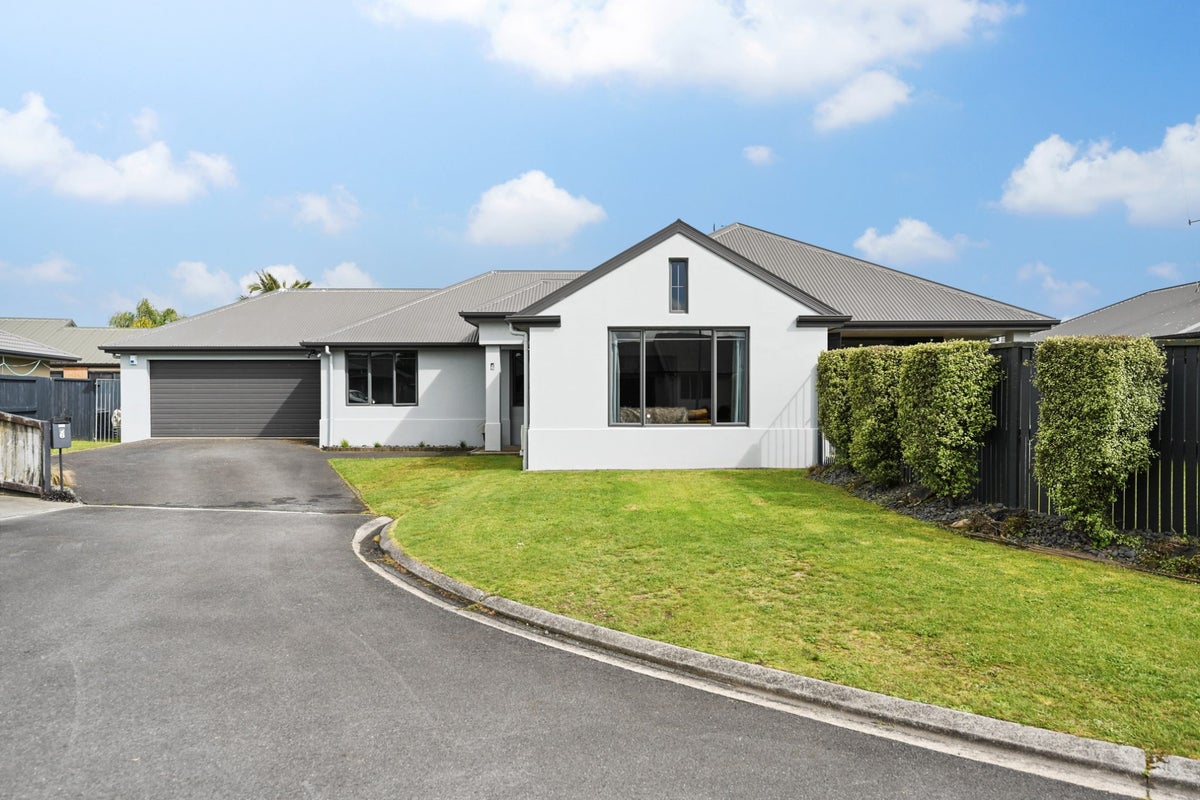 6 Acton Vale, Rototuna North, Hamilton - Carousel 1