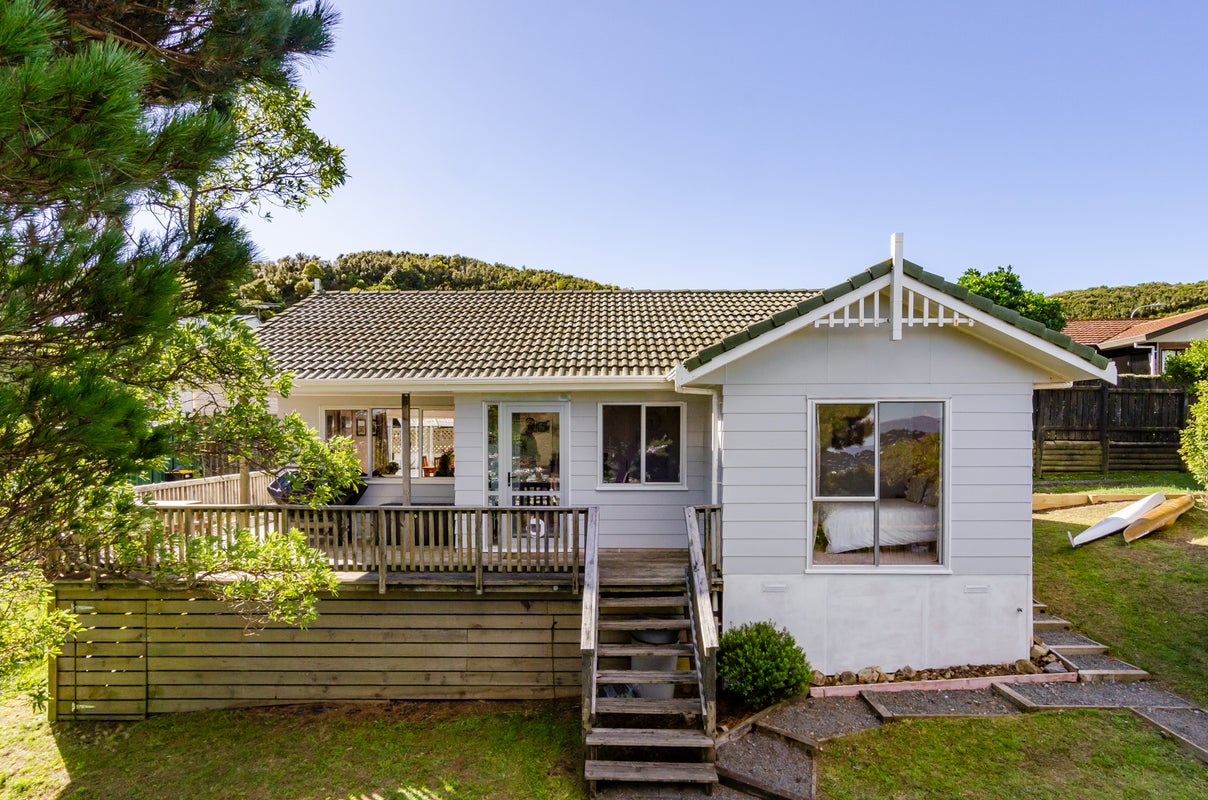 89B Montgomery Avenue, Karori, Wellington - Carousel 1