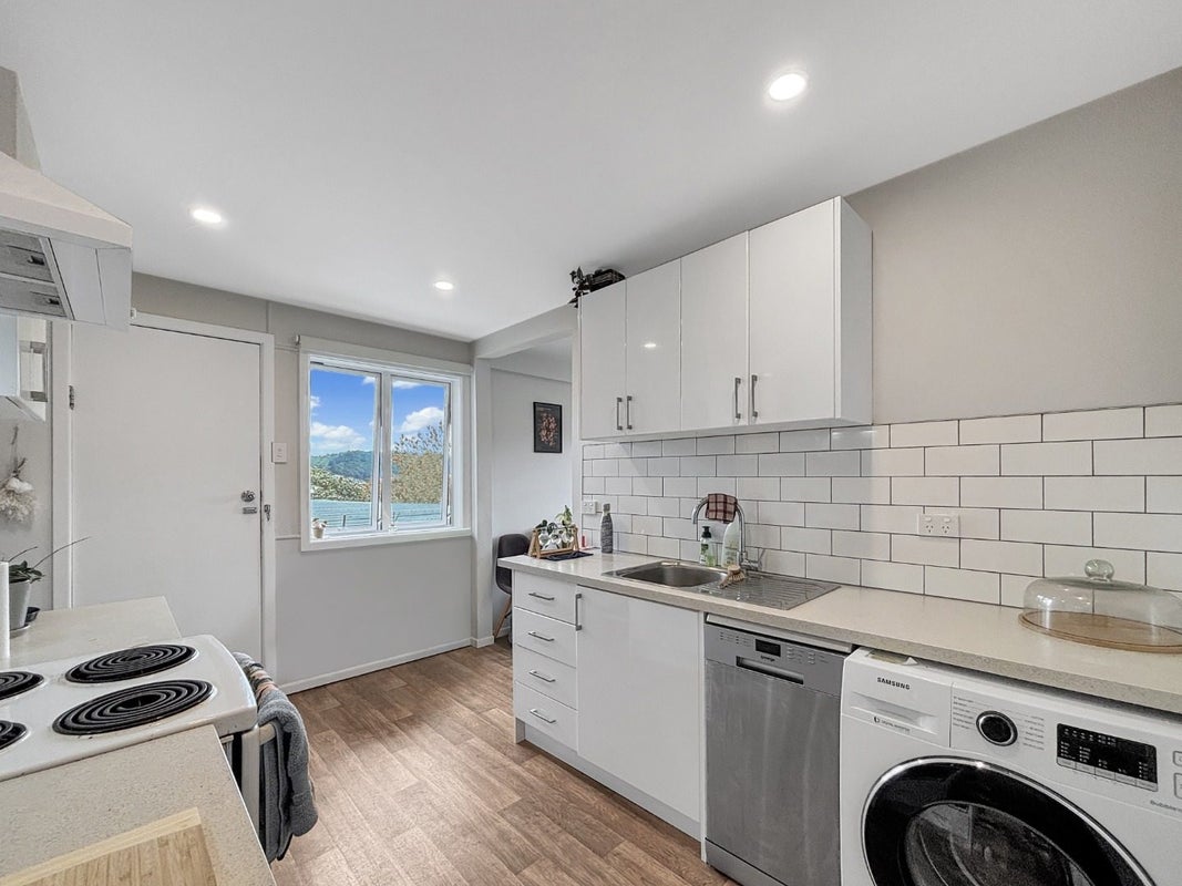 49 Pembroke Road, Northland, Wellington - Carousel 2