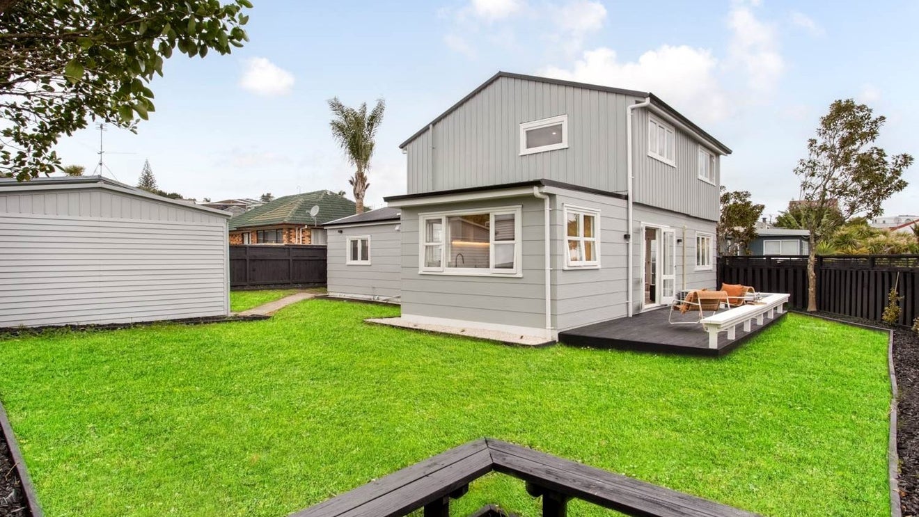 7B Victor Street, Avondale, Auckland - Carousel 1