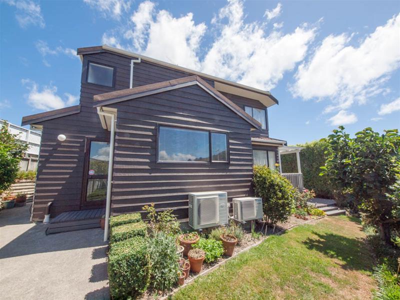 12 Longmont Terrace, Churton Park, Wellington - Carousel 2