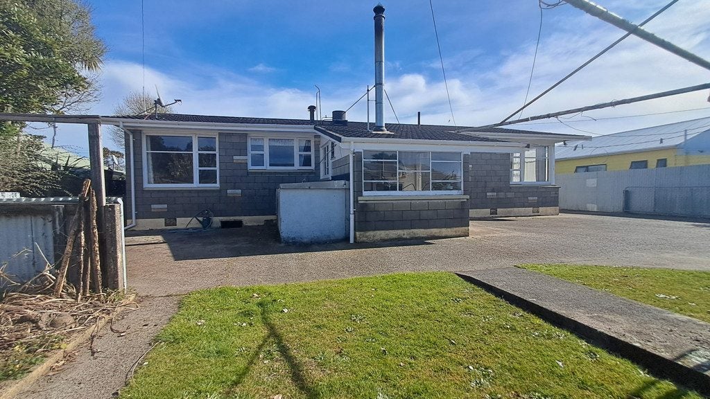 5 Romilly Street, Westport, Westport - Carousel 2