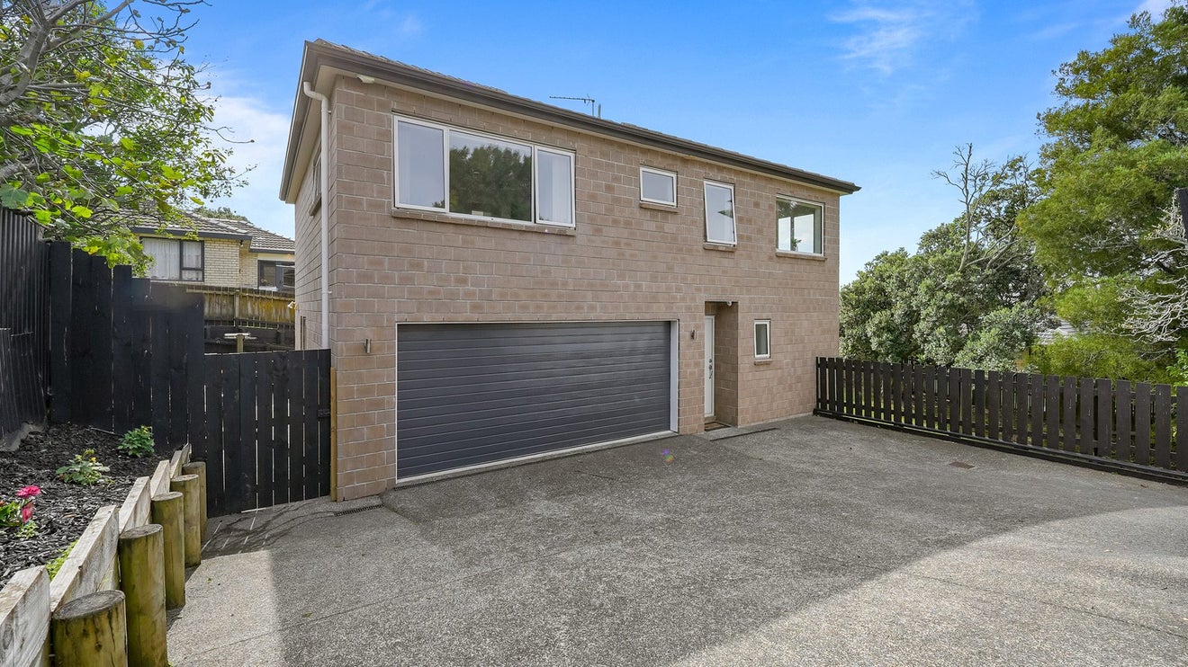 58 Blanes Road, Weymouth, Auckland - Carousel 1