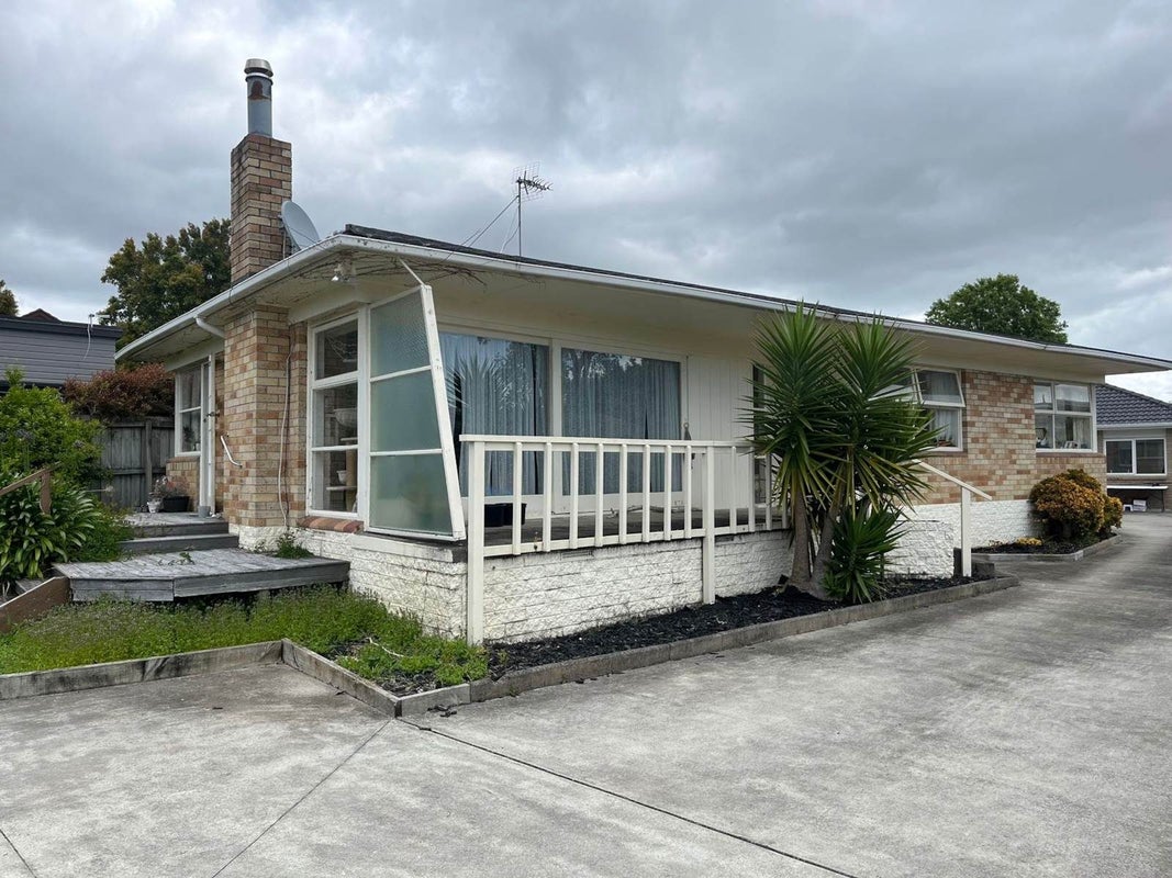 17 Janet Street, Sunnyhills, Auckland - Carousel 1