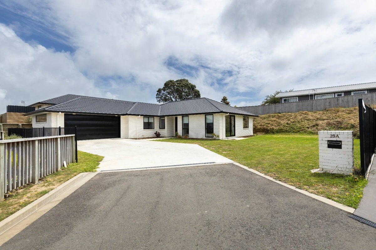 29A Atutahi Street, Hurdon, New Plymouth - Carousel 1