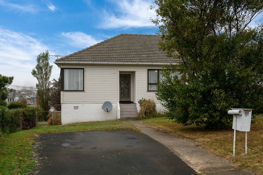 99 Clermiston Avenue, Corstorphine, Dunedin - Carousel 1