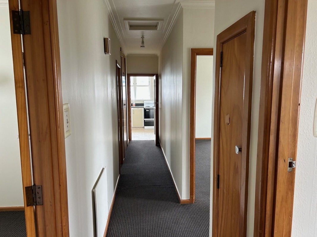 1212 Willowpark Road North, Mayfair, Hastings - Carousel 14