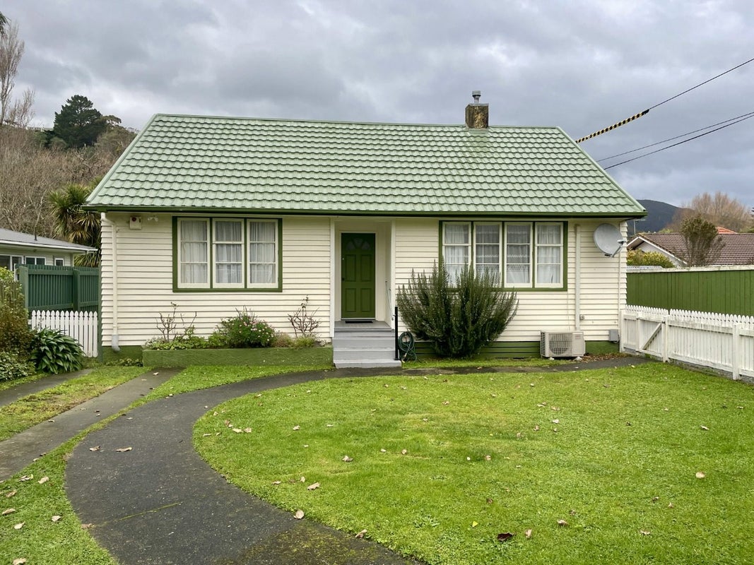 32 Naenae Road, Naenae, Lower Hutt - Carousel 1