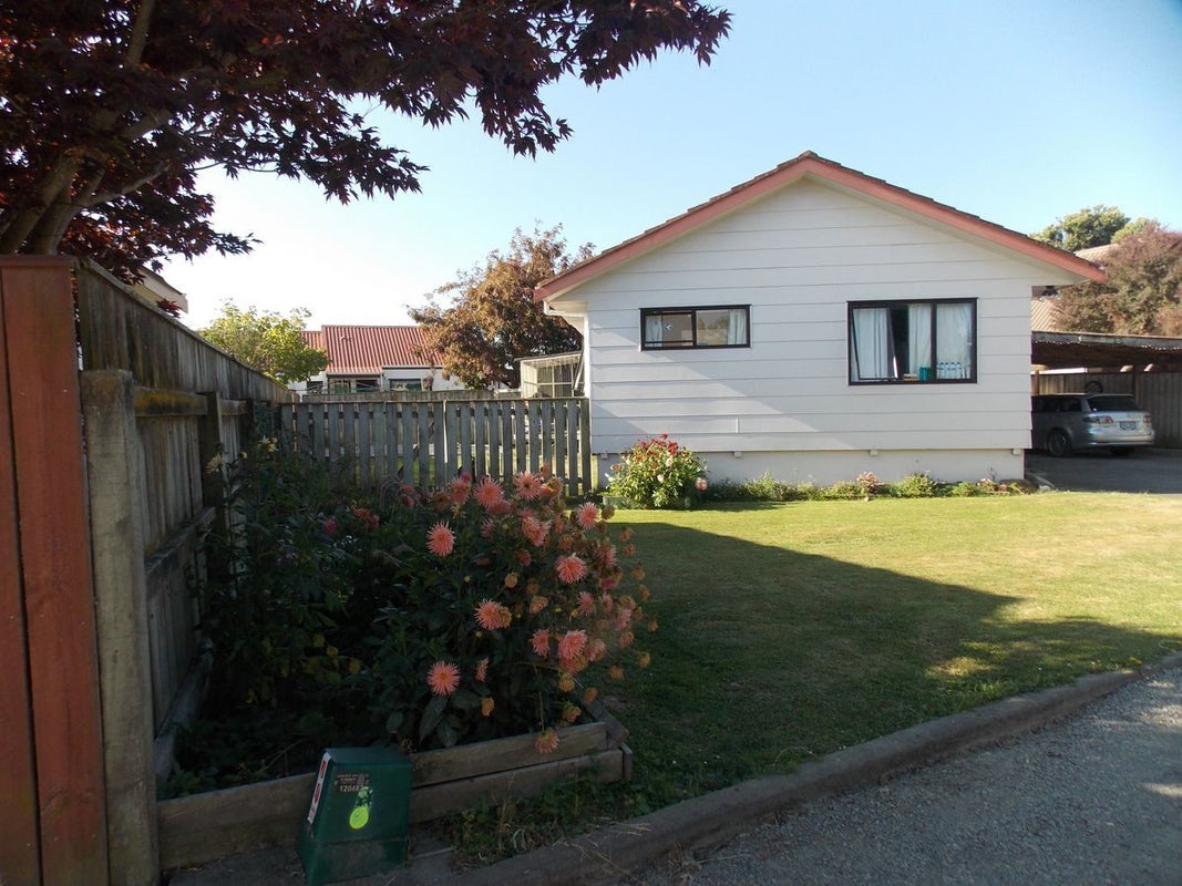 83 Geraldine Crescent, Cloverlea, Palmerston North - Carousel 1