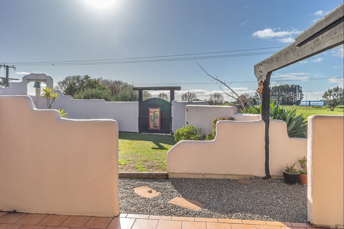 15 Waitarere Beach Road, Waitarere, Levin - Carousel 24