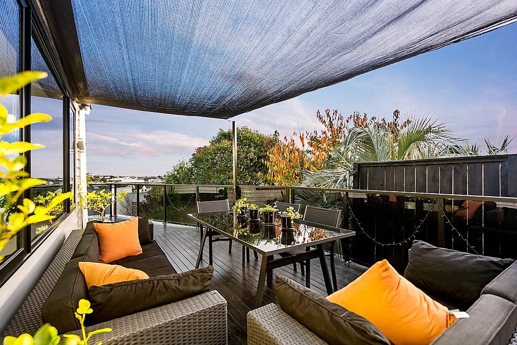 25A Rewa Road, Three Kings, Auckland - Carousel 2