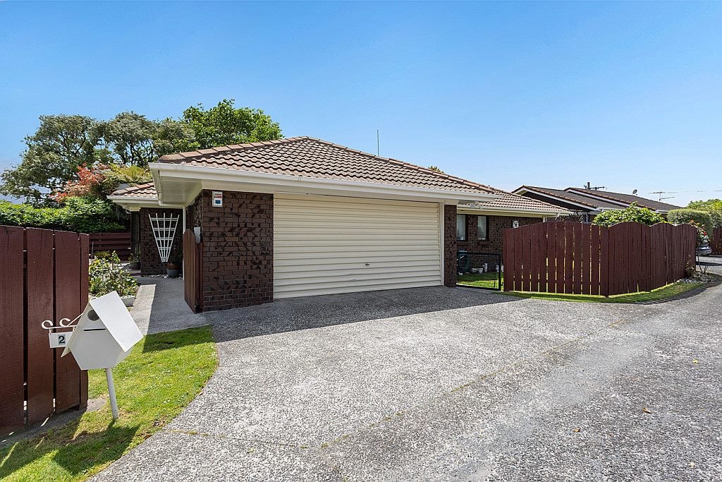 2/66 Rathgar Road, Henderson, Auckland - Carousel 21