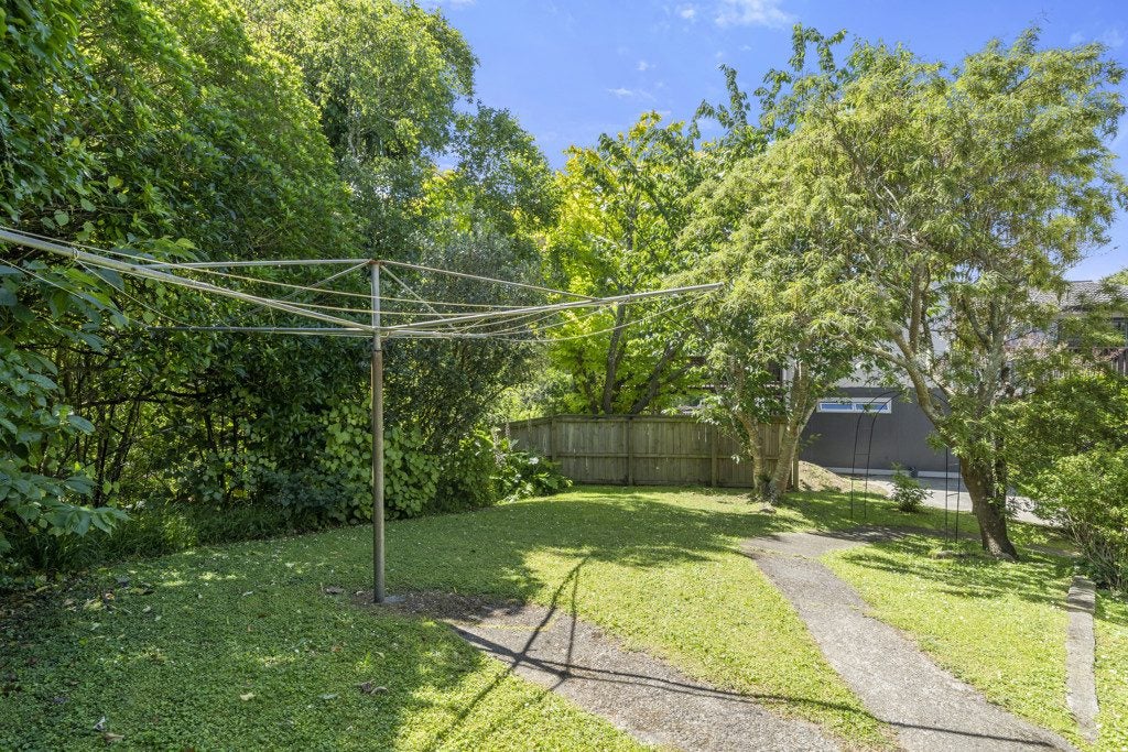 27 Solander Place, Whitby, Porirua - Carousel 20