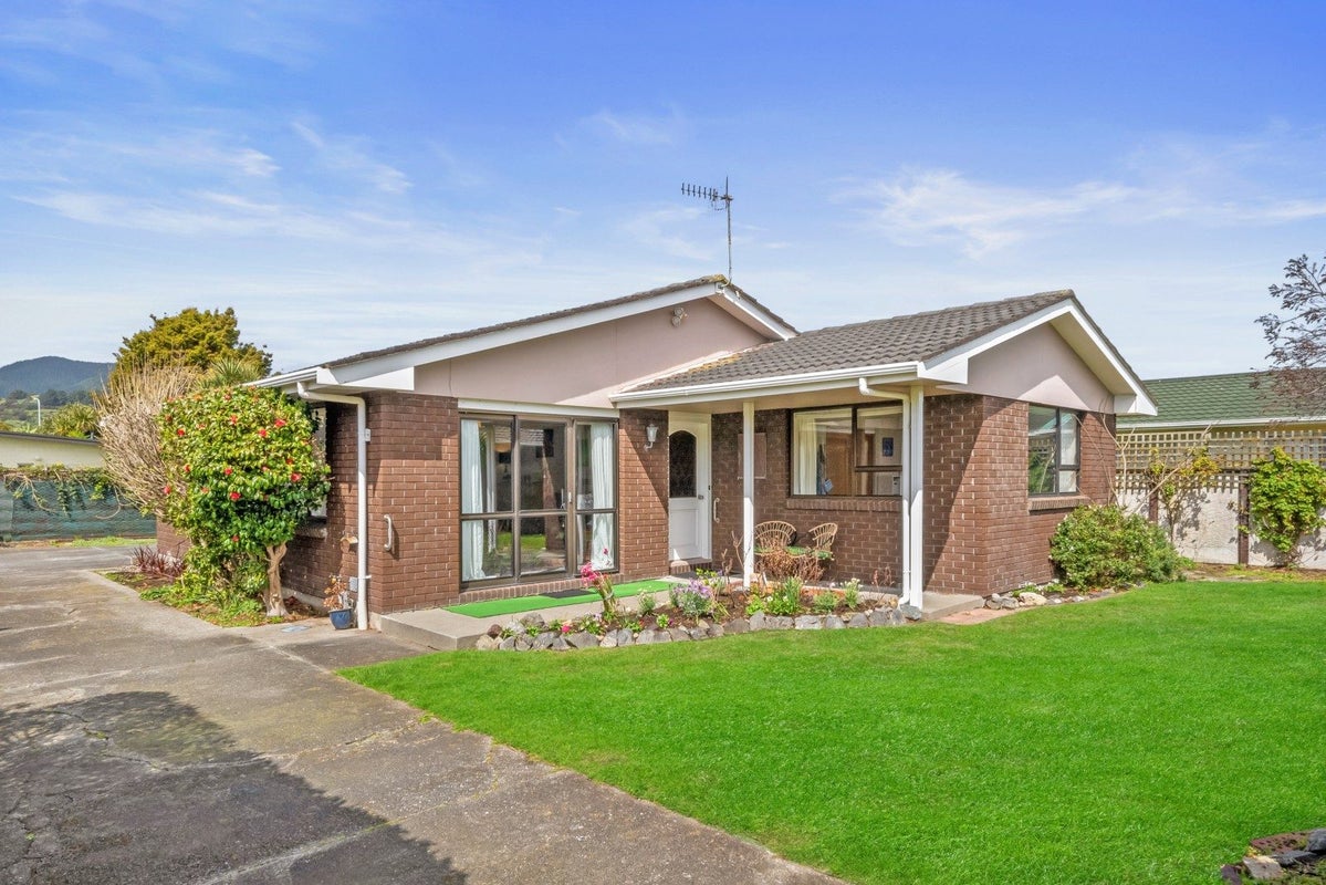 98 Hillcrest Road, Raumati Beach, Paraparaumu - Carousel 2