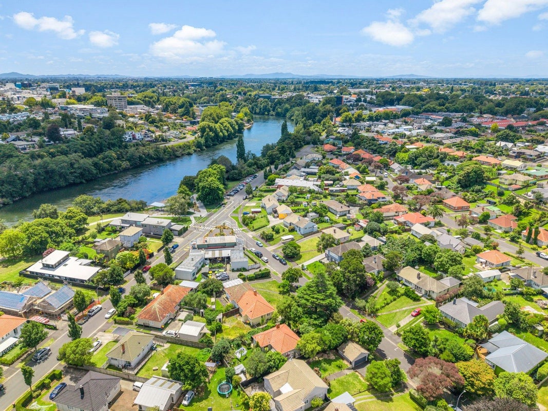5 Plunket Terrace, Hamilton East, Hamilton - Carousel 11