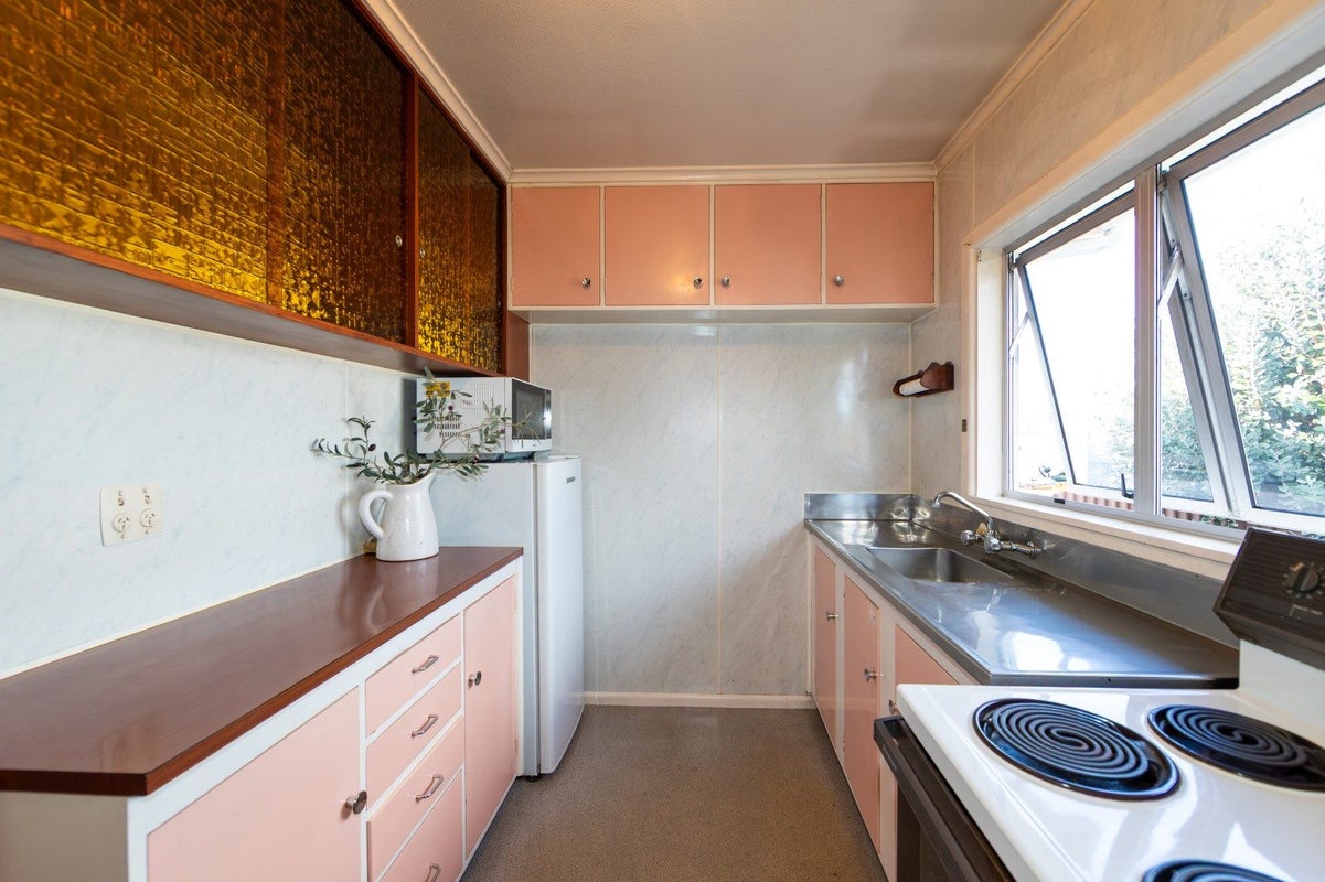 32 Trinity Crescent, Pirimai, Napier - Carousel 2