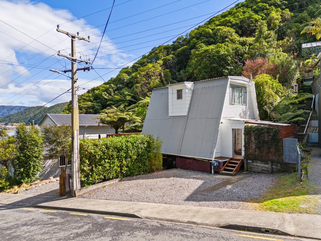14 Arthur Crescent, Waikawa, Picton - Carousel 20