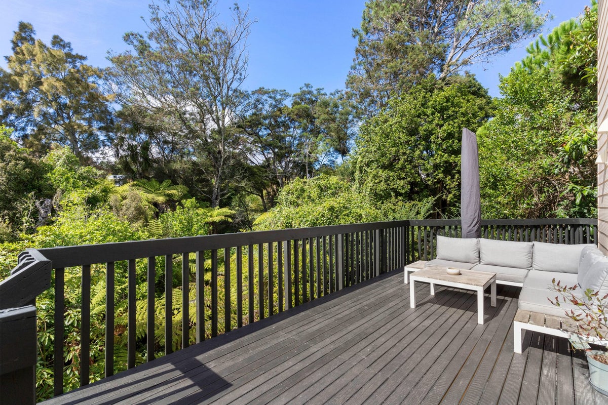 43 Holmes Drive South, Massey, Auckland - Carousel 1