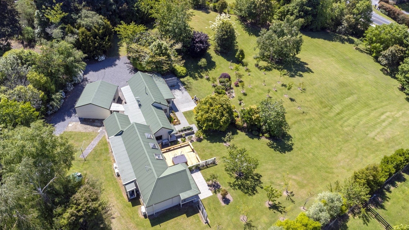 71 Gillespie Place, Acacia Bay, Taupo - Carousel 2
