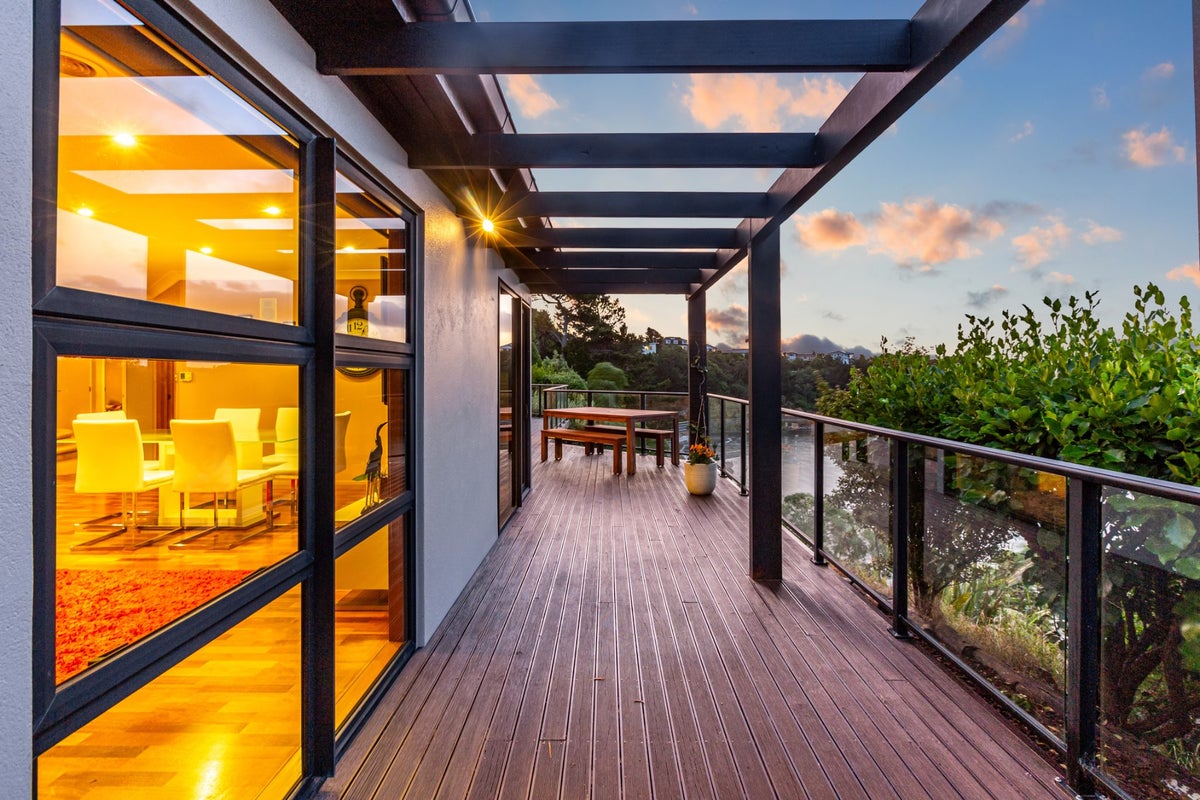 15 The Layline, Whitby, Porirua - Carousel 42