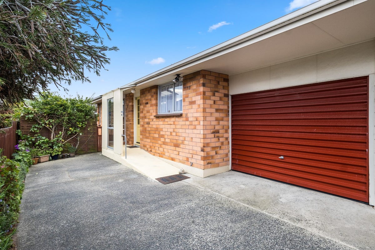 11A Marlow Street, Saint Kilda, Dunedin - Carousel 1