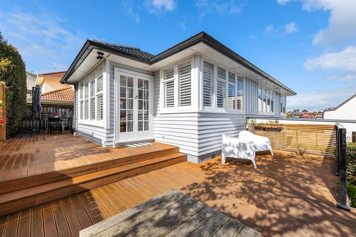 65A Freeland Avenue, Mount Roskill, Auckland - Carousel 1