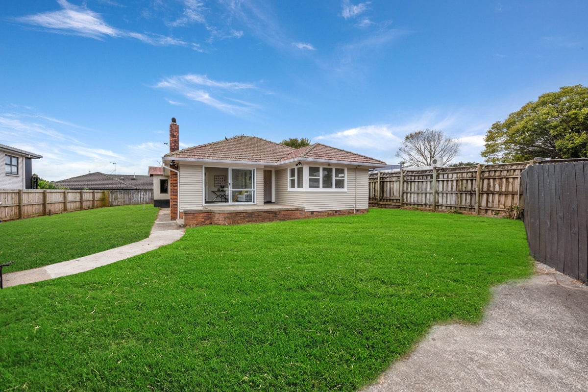 207A Buckland Road, Mangere East, Auckland - Carousel 1
