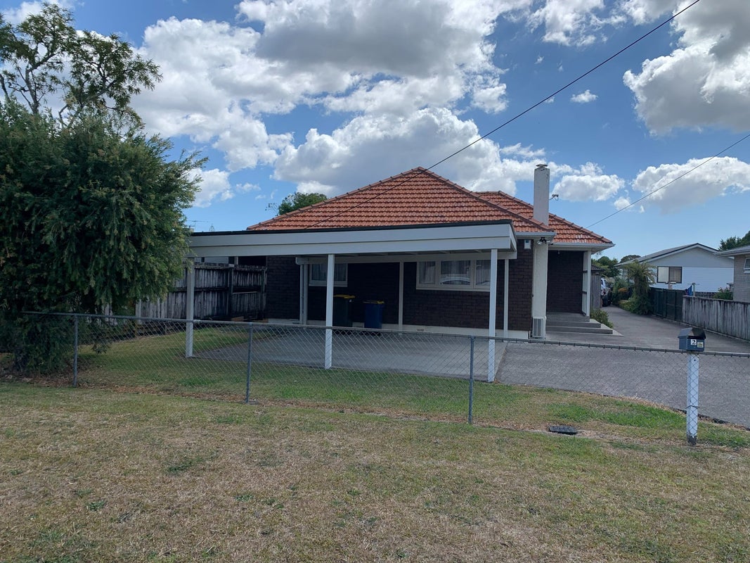 2 Peachgrove Road, Te Atatu Peninsula, Auckland - Carousel 1