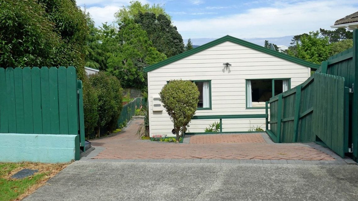 45A Amberley Avenue, Te Atatu South, Auckland - Carousel 1