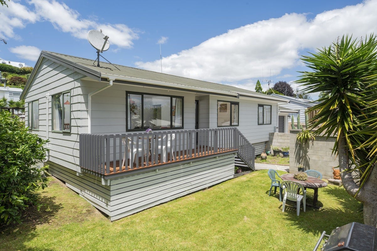 82 Esmeralda Street, Welcome Bay, Tauranga - Carousel 1