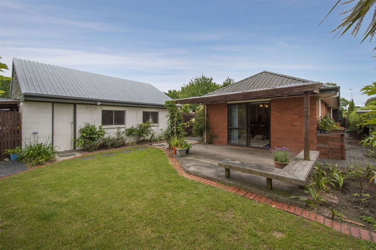 41 Karnak Crescent, Russley, Christchurch - Carousel 13