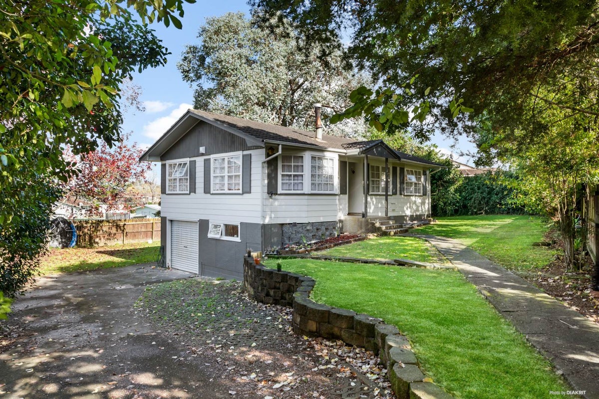 7 Cadiz Place, Red Hill, Papakura - Carousel 1