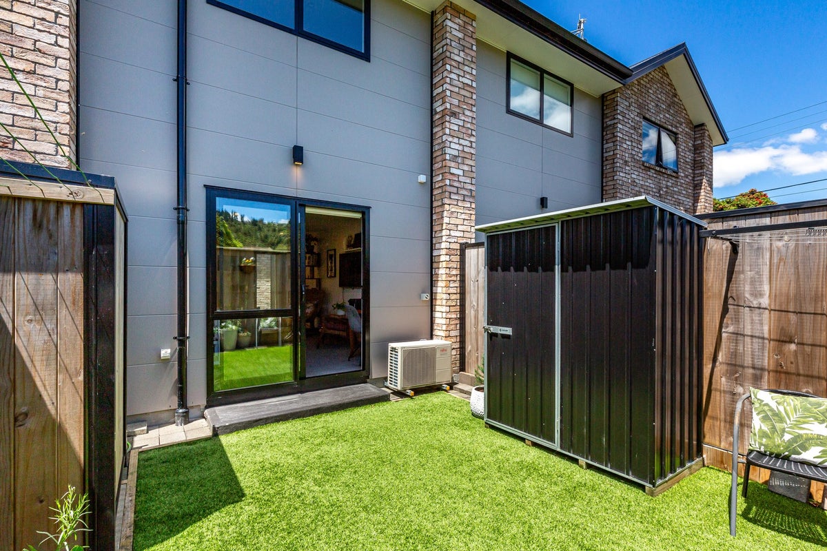 9/17 Pearce Crescent, Taita, Lower Hutt - Carousel 11