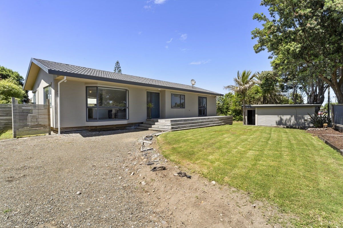 4 The Avenue, Otaki Beach, Otaki - Carousel 1