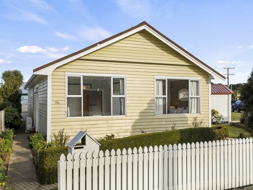 316 Tomahawk Road, Ocean Grove, Dunedin - Carousel 1