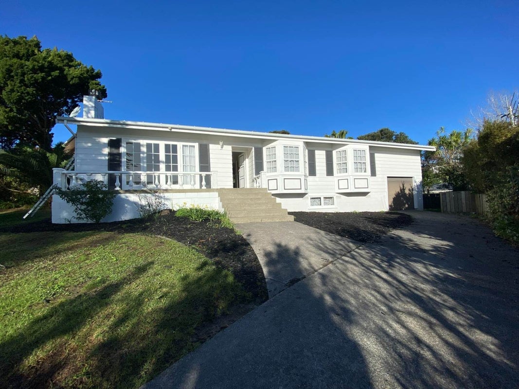 25 Danbury Drive, Torbay, Auckland - Carousel 1