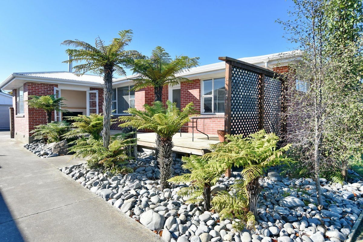 13 Lyndhurst Crescent, Aranui, Christchurch - Carousel 1