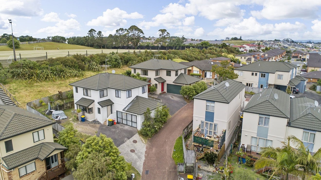 13B Sunnydale Place, Oteha, Auckland - Carousel 2