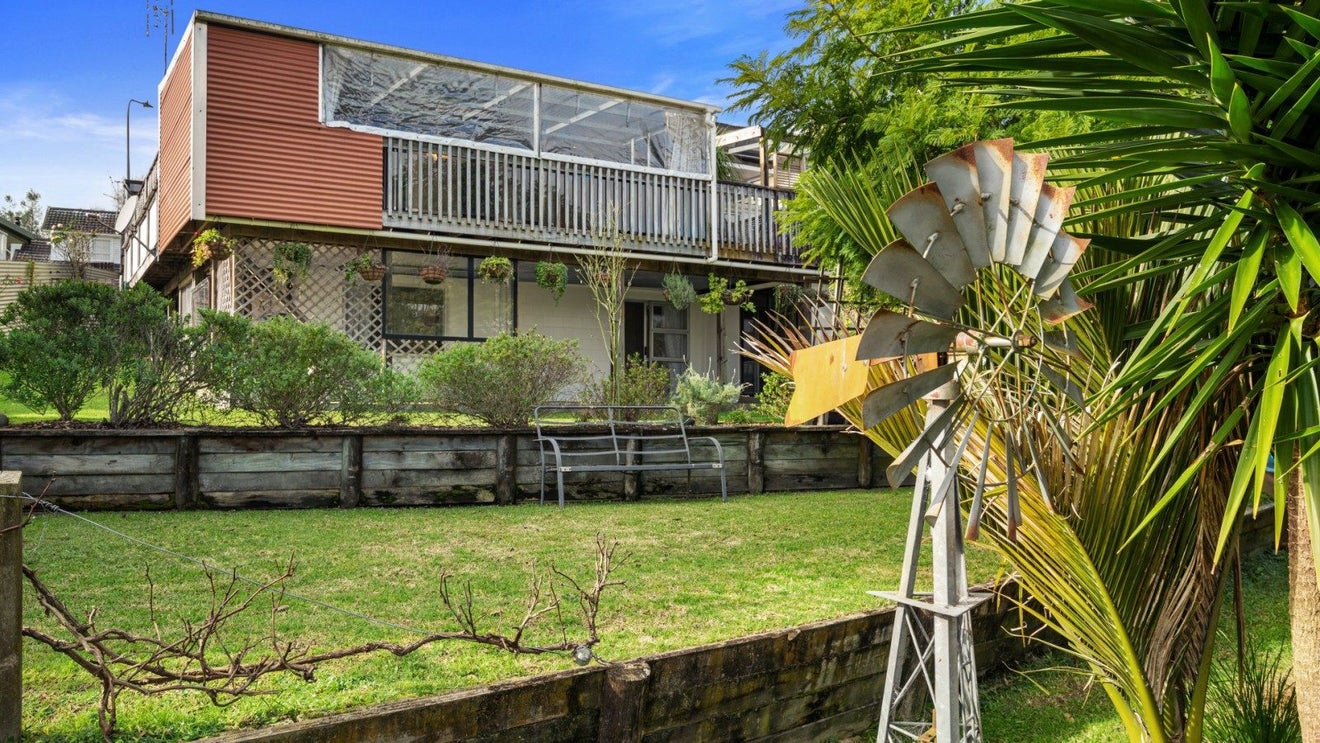 5B Jonathon Street, Brookfield, Tauranga - Carousel 1