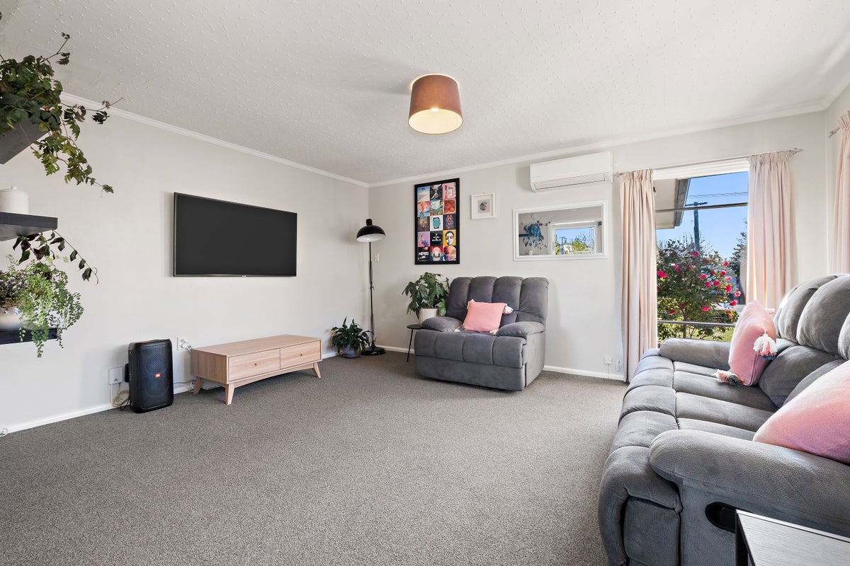 5 Appleby Crescent, Burnside, Christchurch - Carousel 2