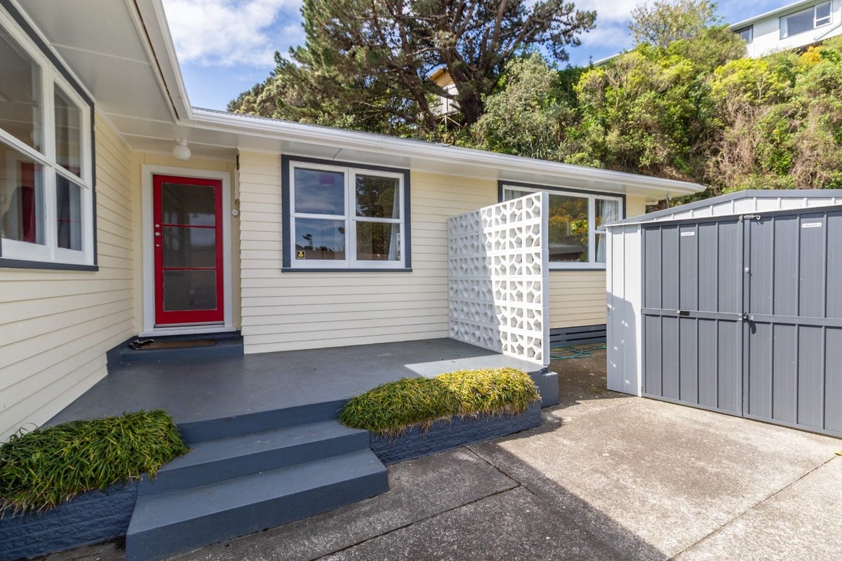 19 Montreal Grove, Kingston, Wellington - Carousel 1