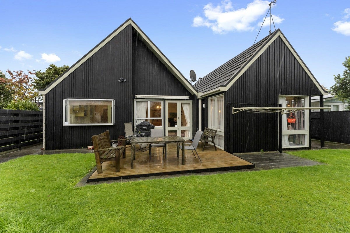 11 Panako Place, Awapuni, Palmerston North - Carousel 19