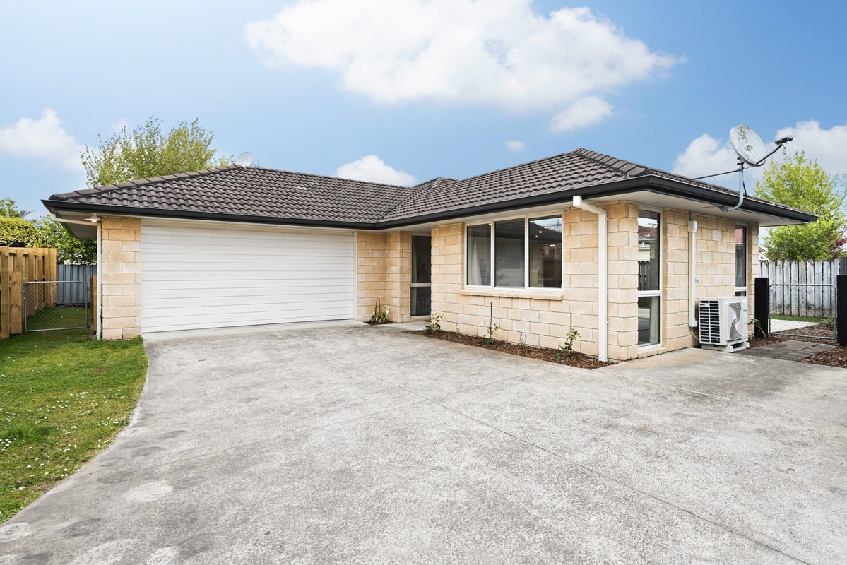 74A Vardon Road, St Andrews, Hamilton - Carousel 1