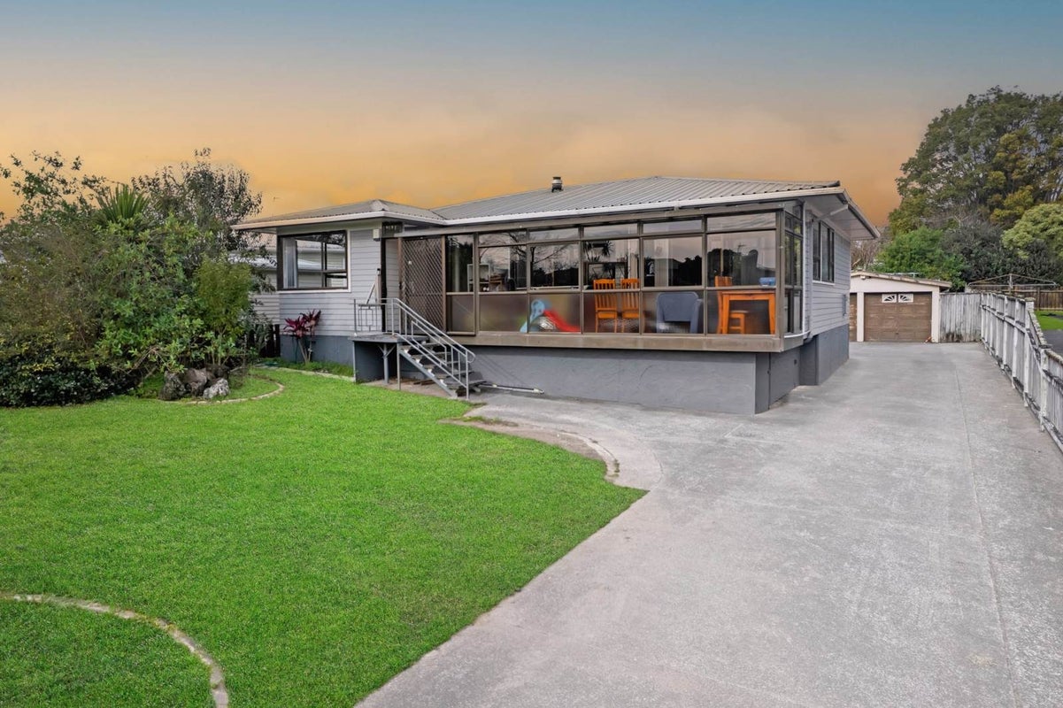 8 Barrie Avenue, Papatoetoe, Manukau City, Auckland - Carousel 1