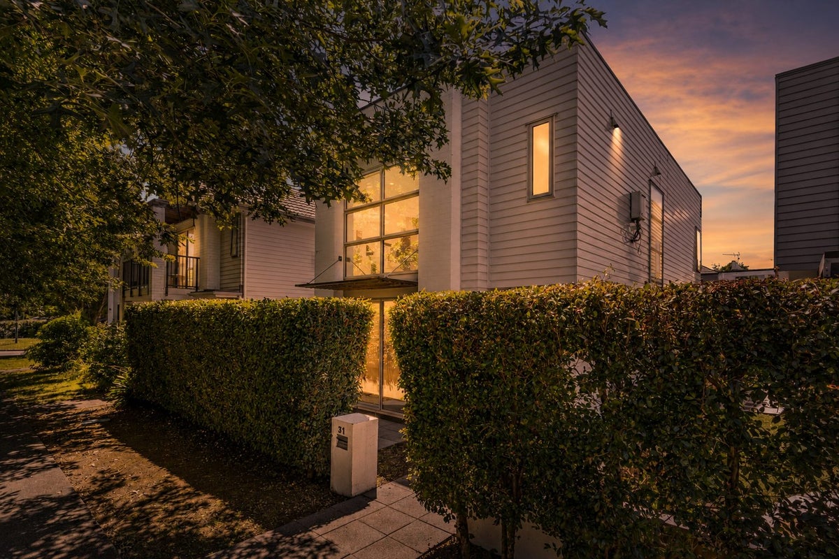 31 Kauri Drive, Takanini, Auckland - Carousel 2